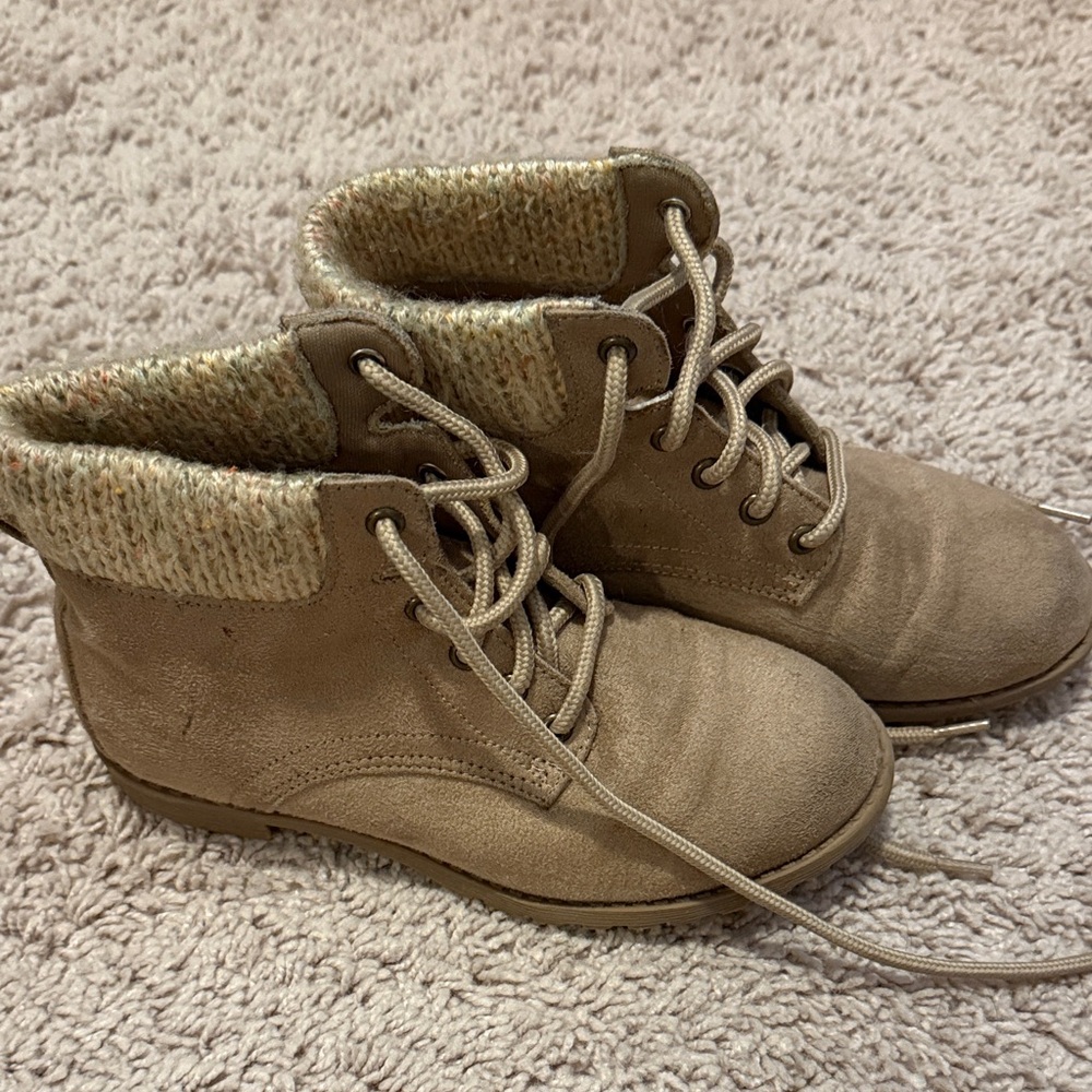 American Eagle Outfitters Tan Kids Boots